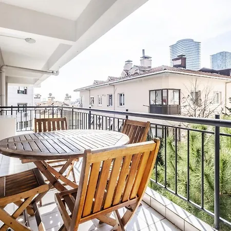 Flat With Balcony Near Zorlu Center *
