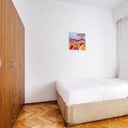شقة Flat With Balcony Near Zorlu Center اسطنبول