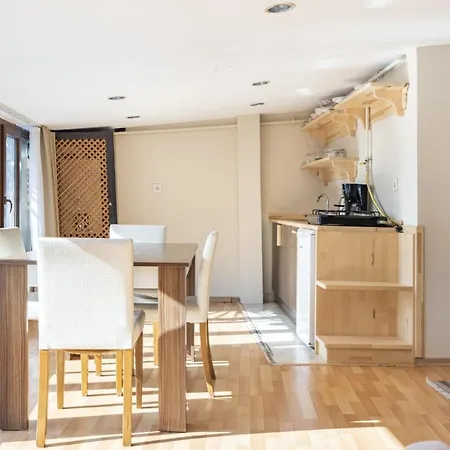 Flat Close To Taksim Square In Beyoglu Apartment