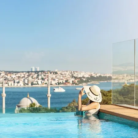 The Ritz-carlton, At The Bosphorus Hotel Istanboel