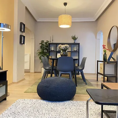 Chic Flat Near Shopping Malls In Sisli דירה איסטמבול