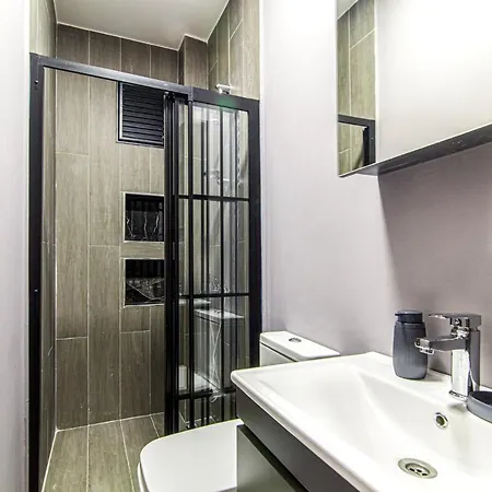 Sleek Studio Flat Close To Kennedy Avenue In Fatih * Istanbul