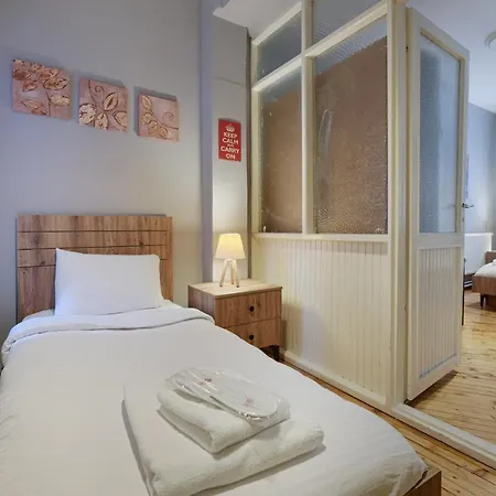Marvelous 4 Bedroom / Perfect Location