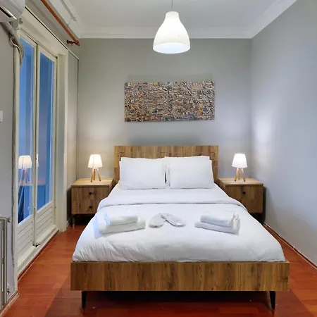 Marvelous 4 Bedroom / Perfect Location Apartment *