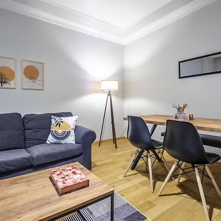 Flat Near Shopping Malls In Kagithane *