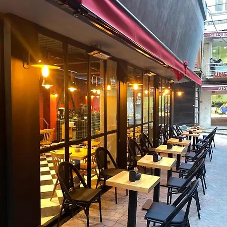 Li Pera * Istanbul
