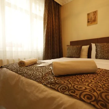 61 Aparthotel 2*
