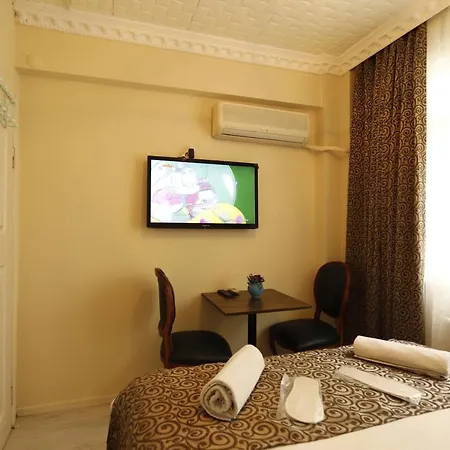 61 Aparthotel