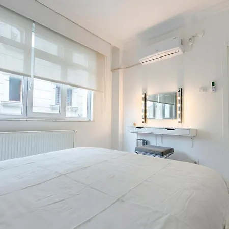 Lovely Ezgi's In Nisantasi Apartment Istanbul