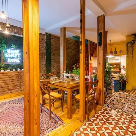 Botanical House In Town Square * Istanbul