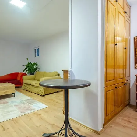 Flat 800 M To Metro Station In Sisli Apartment *