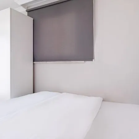 Fully Furnished Flat With Terrace In Atasehir Apartment *