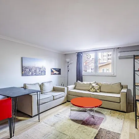 Apartment Fully Furnished Flat With Terrace In Atasehir
