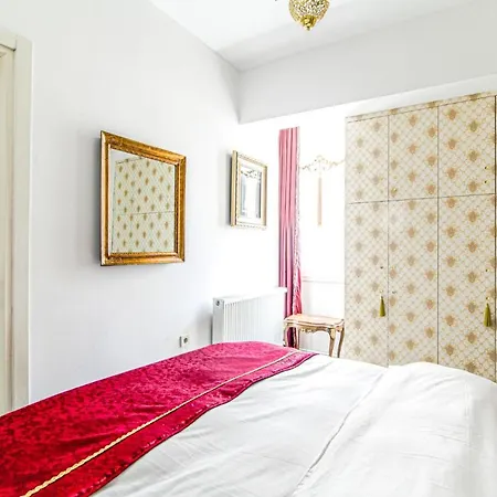 Lovely Flat In Cihangir Near Public Transportation Apartment *