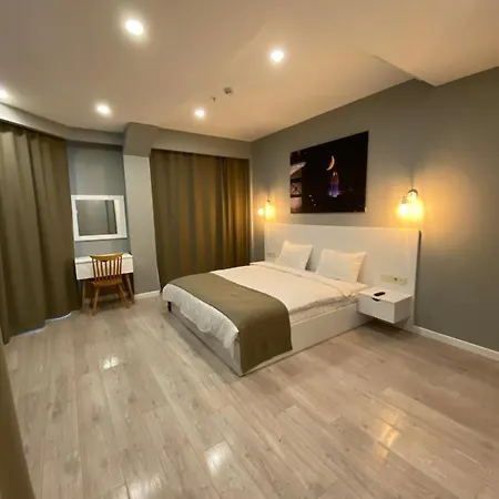 Li Pera Istanbul