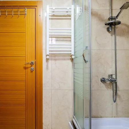 Apartment Fully Furnished Flat With Terrace In Atasehir *