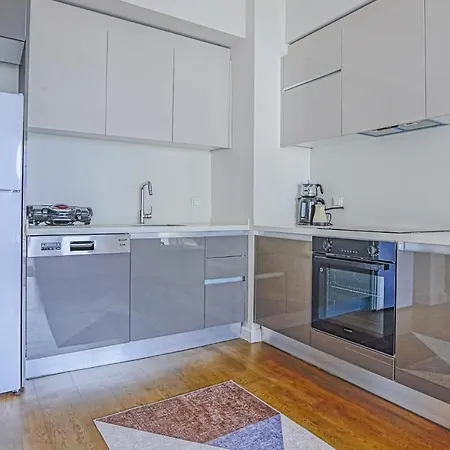 Modern Flat In Kagithane With Balcony *
