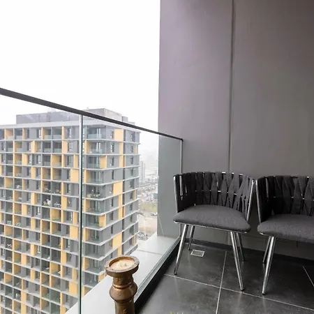 Apartment Outlet Karsisinda Harika Bir Daire Tn3 *