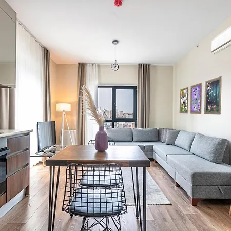 212 Outlet Karsisinda Lux N7