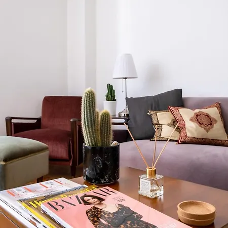 Spacious Flat With Location In Beyoglu *