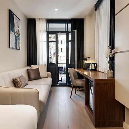Gleam Collection Hotel