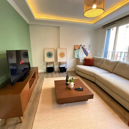 Tiyoho - Modern & Cozy In Beyoglu, Brand New Apartment