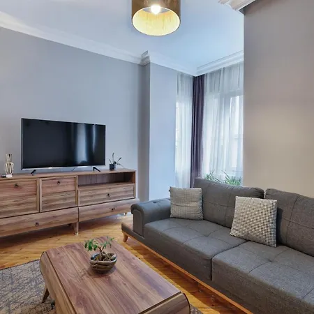 Marvelous 4 Bedroom / Perfect Location