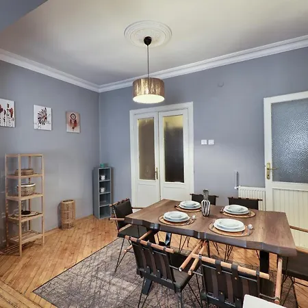 Marvelous 4 Bedroom / Perfect Location Istanbul