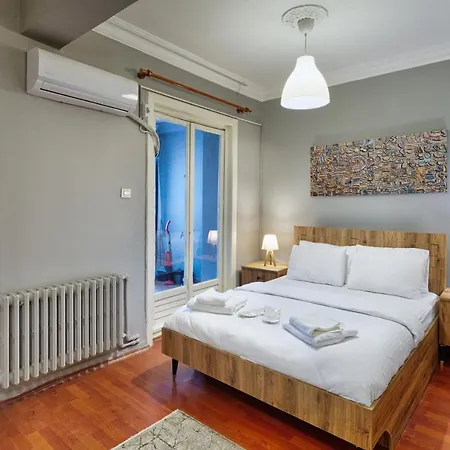 Apartment Marvelous 4 Bedroom / Perfect Location *