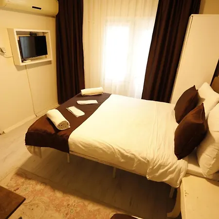 61 Aparthotel 2*