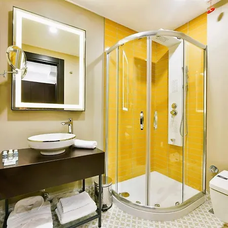 Ghan Hotel
