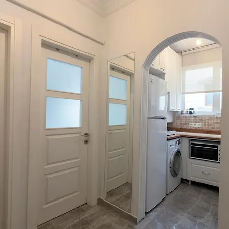 Lovely Ezgi's In Nisantasi Apartment