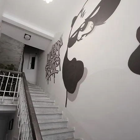 Urban Homes Apartment *