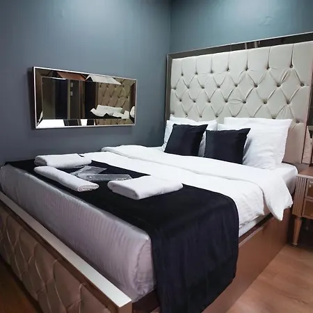 Luka Hotel *