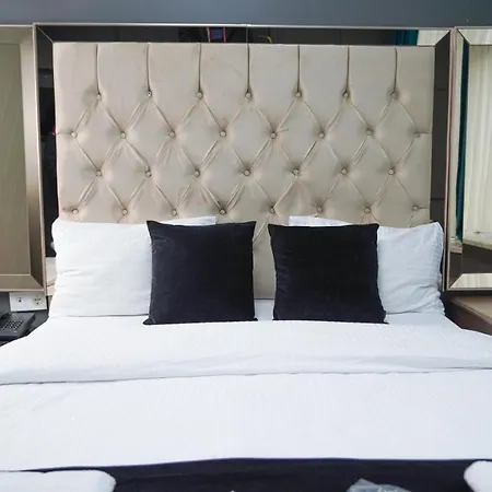 Luka Hotel