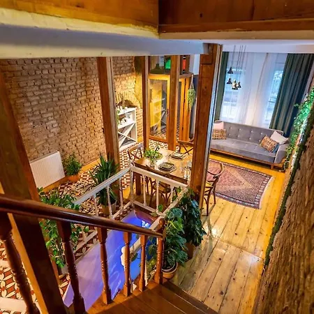Botanical House In Town Square Istanbul