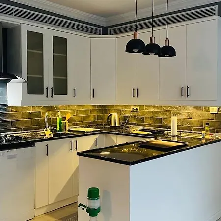 Apartment Sisli Osmanbey Taksim Large Terrace, Quietness And Space Istanbul