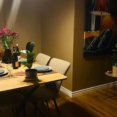 Sisli Osmanbey Taksim Large Terrace, Quietness And Space Apartment *