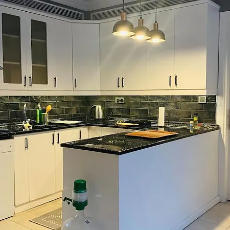 Sisli Osmanbey Taksim Large Terrace, Quietness And Space Apartment *