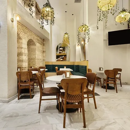 Pera Rasso Hotel 3*