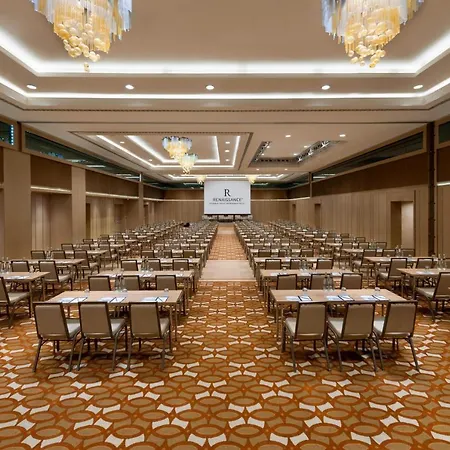 מלון Renaissance Polat Bosphorus 5*