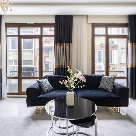Central Flat With Balcony In Inonu Sisli Apartment