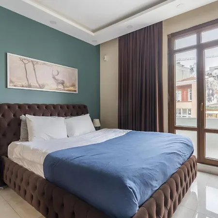 Central Flat With Balcony In Inonu Sisli Istanbul
