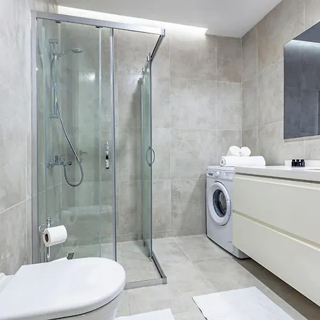 Outlet Karsisinda Harika Bir Daire Tn3 * Istanbul