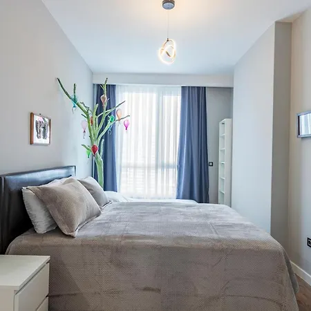 Apartment Outlet Karsisinda Harika Bir Daire Tn3 Istanbul