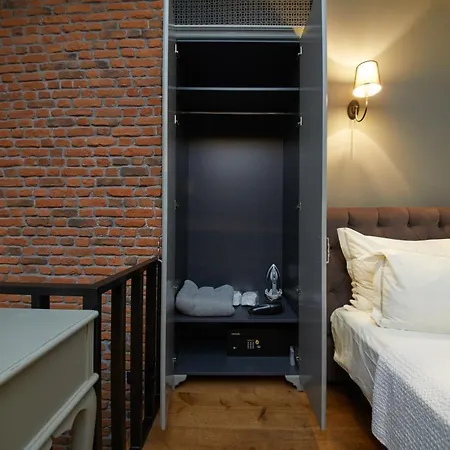 Balkon Apartment *