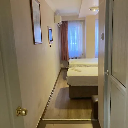 Hotel Ay
