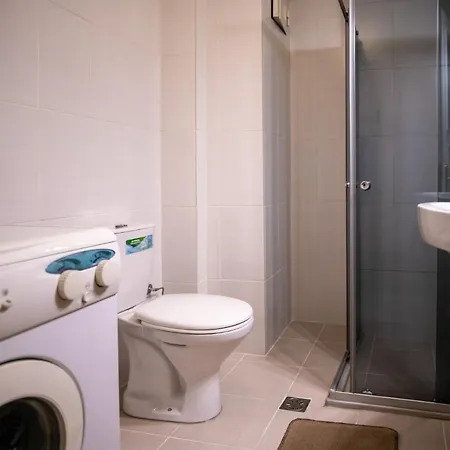 Spacious Flat With Location In Beyoglu Apartment *