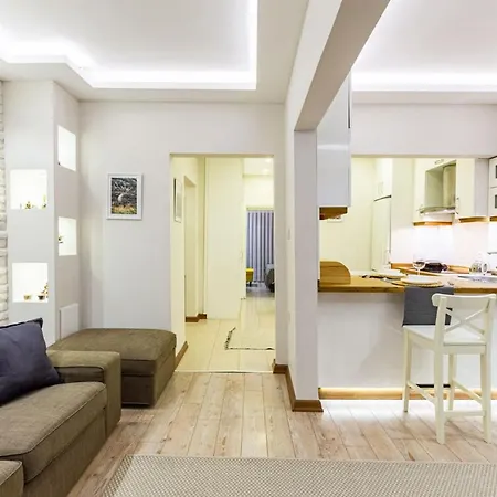 Excellent Flat With A Lovely Backyard In Nisantasi Apartment