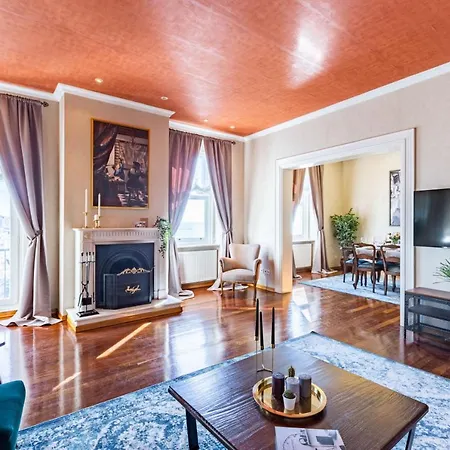 Enchanting Flat In Beyoglu With Bosphorus View *